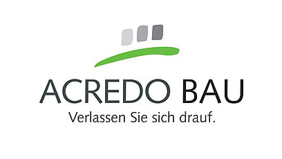 Logo von Acedo Bau mit dem Slogan „Verlassen Sie sich drauf“. Es zeigt stilisierte Gebäude und eine grüne Linie, die Stabilität und Vertrauen symbolisiert.