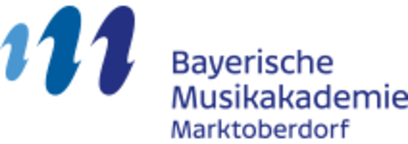 Bayerische Musikakademie Marktoberdorf Logo der Bayerischen Musikakademie Marktoberdorf, bestehend aus stilisierten, blauen und grünen Noten und dem Text „Bayerische Musikakademie Marktoberdorf“ in dunkelblauer Schrift.