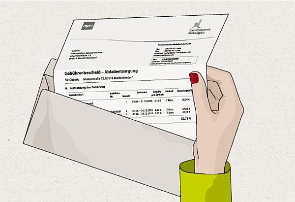 Eine Hand hält einen Zahlungsbescheid zur Abfallentsorgung. Der Bescheid ist teilweise aus einem Umschlag gezogen und enthält Informationen zu Gebühren und Abrechnungsdetails. Der Hintergrund ist einfarbig und die Hand hat rotes Nagellack.