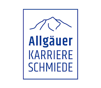 Logo der Allgäuer Karriere Schmiede, mit der Schrift "Allgäuer" in Blau oben und "Karriere Schmiede" in größerer Schrift darunter. Ein stilisierter Berg ist oberhalb des Textes abgebildet.