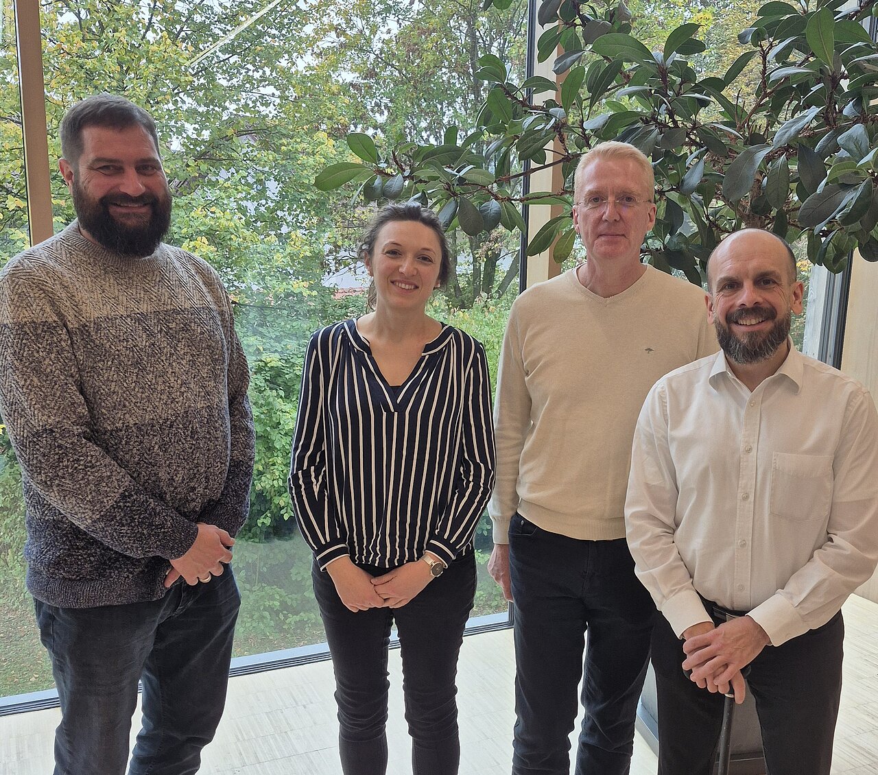 Auf dem Bild v. l.: Vorsitzender des GPV Kaufbeuren-Ostallgäu Christian Meier, Dr. Franziska Pröller, Dr. Roland Klug und Dr. German Penzholz. Bildrechte: Benedikt Tichelmann, Bezirk Schwaben Auf dem Bild v. l.: Vorsitzender des GPV Kaufbeuren-Ostallgäu Christian Meier, Dr. Franziska Pröller, Dr. Roland Klug und Dr. German Penzholz. Bildrechte: Benedikt Tichelmann, Bezirk Schwaben
