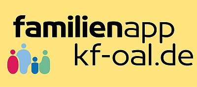 Logo der Familienapp auf gelbem Hintergrund mit dem Text "familienapp" und der URL "kf-oal.de". Um den Text herum sind stilisierte, bunte Figuren in verschiedenen Farben angeordnet.